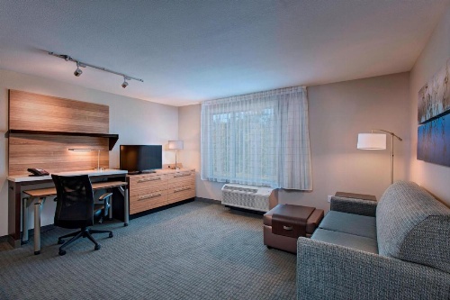 TownePlace Suites by Marriott Lakeland image 7