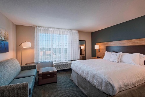 TownePlace Suites by Marriott Lakeland image 3
